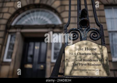 MccLi0001834, Edimburgo, Lothian, Scozia, Regno Unito. 23 novembre 2022. Bute House, la residenza ufficiale del primo ministro Nicola Sturgeon. Una conferenza stampa Foto Stock