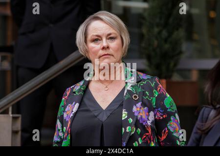 Jenny Pyper, ex capo ad interim del servizio civile dell'Irlanda del Nord, lascia il Clayton Hotel a Belfast dopo aver testimoniato all'udienza d'inchiesta del Covid-19 del Regno Unito. Data foto: Giovedì 02 maggio 2024. Foto Stock