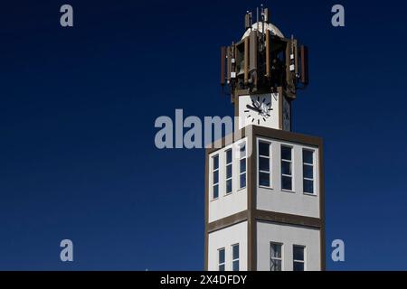 Antenne di comunicazione nella chiesa di Praia da costa ad Aveiro, portogallo, dune di sabbia con vista panoramica sulla spiaggia dell'Oceano Atlantico Foto Stock