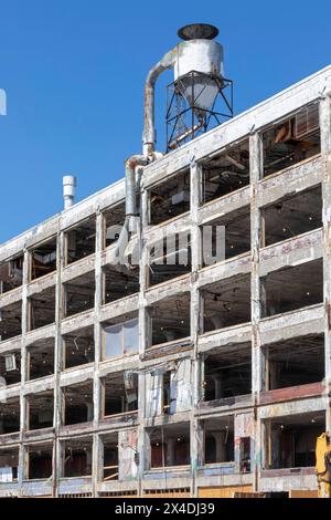 Detroit, Michigan - la fabbrica di automobili Fisher Body 21 abbandonata viene convertita in Fisher 21 Lofts, uno sviluppo di 433 appartamenti più commerciali Foto Stock