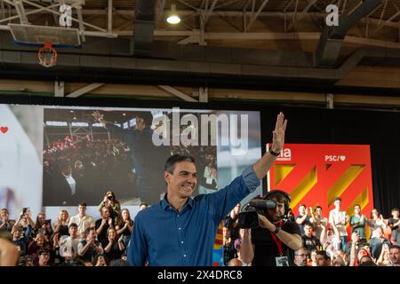 Barcellona, 02/05/2024, Pedro Sánchez fa la sua prima apparizione ad un evento politico dopo il periodo di riflessione che ha preso per 5 giorni. Il presidente spagnolo ha organizzato una manifestazione nella città di Sant Boi per la campagna elettorale catalana, dove il candidato socialista è il favorito principale per vincere le elezioni. Pedro Sánchez hace su primera aparición en un acto político después del período de reflexión que se tomó durante 5 días. El presidente español ha realizado un mitin en la ciudad de Sant Boi para la Campaña en las elecciones catalanas, donde el candidato socialista es el principal favo Foto Stock