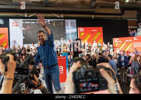 Barcellona, 02/05/2024, Pedro Sánchez fa la sua prima apparizione ad un evento politico dopo il periodo di riflessione che ha preso per 5 giorni. Il presidente spagnolo ha organizzato una manifestazione nella città di Sant Boi per la campagna elettorale catalana, dove il candidato socialista è il favorito principale per vincere le elezioni. Pedro Sánchez hace su primera aparición en un acto político después del período de reflexión que se tomó durante 5 días. El presidente español ha realizado un mitin en la ciudad de Sant Boi para la Campaña en las elecciones catalanas, donde el candidato socialista es el principal favo Foto Stock