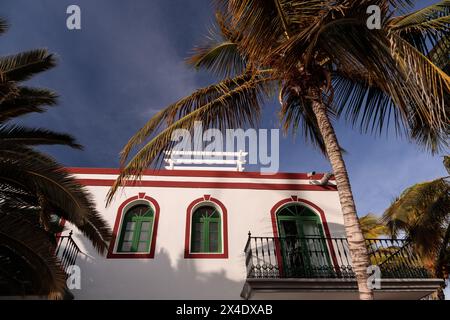 Edifici in stile coloniale a Puerto de Mogan, Gran Canaria Foto Stock