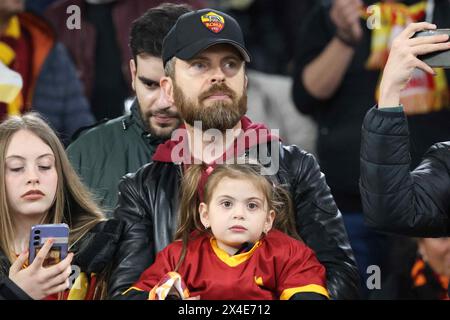 Roma, Lazio, ITALIA. 2 maggio 2024. 02/05/2024 Roma, Stadio Olimpico, partita di calcio valida per la semifinale dell'Europa League 2023/24 tra AS Roma e Bayer Leverkusen. Nella foto: Supporters Roma (Credit Image: © Fabio Sasso/ZUMA Press Wire) SOLO USO EDITORIALE! Non per USO commerciale! Foto Stock