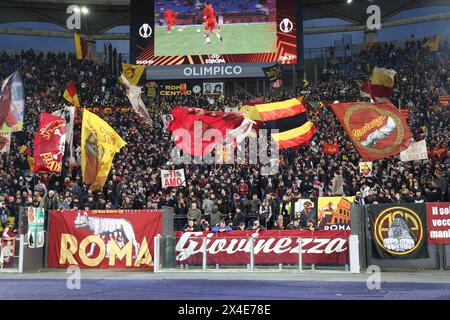 Roma, Lazio, ITALIA. 2 maggio 2024. 02/05/2024 Roma, Stadio Olimpico, partita di calcio valida per la semifinale dell'Europa League 2023/24 tra AS Roma e Bayer Leverkusen. Nella foto: Supporters Roma (Credit Image: © Fabio Sasso/ZUMA Press Wire) SOLO USO EDITORIALE! Non per USO commerciale! Foto Stock