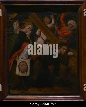 Gesù che cade sulla strada per il Calvario. Pittura anonima della fine del XV secolo. Olio su pelle lavorata. Museo di Santa Cruz. Toledo. Spagna. Foto Stock