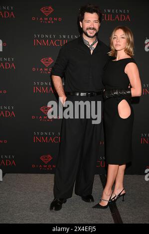 Città del Messico, Messico. 2 maggio 2024. L'attrice Sydney Sweeney e l'attore Alvaro morte stanno posando per le foto durante la chiamata fotografica del film "Immacolata" al Four Seasons Hotel di città del Messico, Messico, il 2 maggio 2024. (Foto di Carlos Tischler/Eyepix Group) (foto di Eyepix/NurPhoto) credito: NurPhoto SRL/Alamy Live News Foto Stock