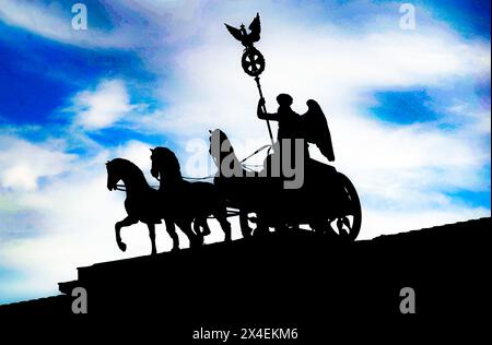 Berlino, Quadriga auf dem Brandenburger Tor Foto Stock