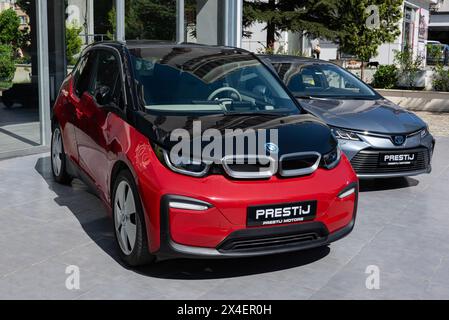 ISTANBUL, TURCHIA - 21 APRILE 2024: 2020 BMW i3 Lodge Edition prodotta dalla casa automobilistica tedesca BMW in varie configurazioni di motore e carrozzeria. Foto Stock