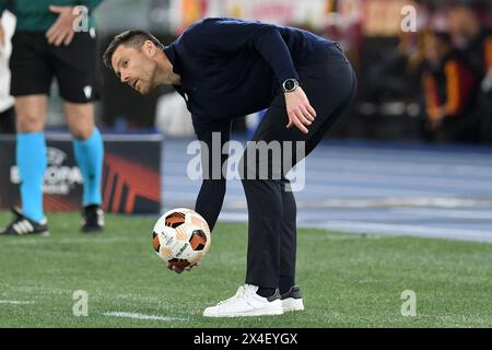 Roma, Lazio. 2 maggio 2024. L'allenatore del Bayern Leverkusen Xabi Alonso, reagisce durante la semifinale di andata della UEFA Europa League contro il Bayer Leverkusen allo stadio Olimpico di Roma, in Italia, il 2 maggio 2024. Crediti: massimo insabato/Alamy Live News Foto Stock