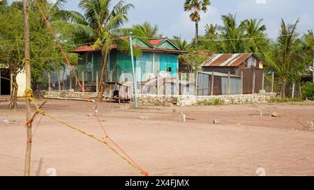 piccolo villaggio di pescatori vicino a kampot in cambogia Foto Stock