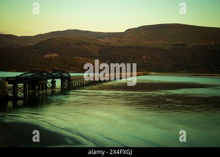 Barmouth Viaduct Spring Sunset - 2024 Foto Stock