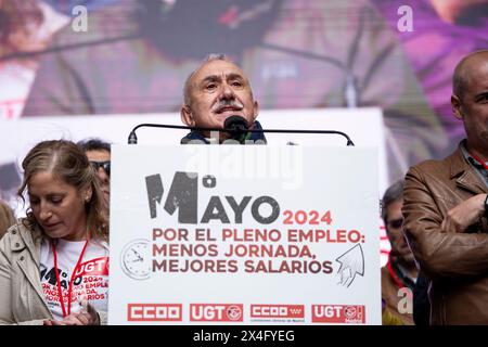 Madrid, Spagna. 1° maggio 2024. Il segretario generale dell'UGT Pepe Álvarez parla alla fine della manifestazione del giorno di maggio. Migliaia di manifestanti si sono riuniti a Madrid per celebrare il giorno di maggio. Organizzato dai sindacati UGT e CCOO e a cui hanno partecipato i segretari generali Pepe Álvarez e Unai sordo, nonché i vice ministri Yolanda Díaz e María Jesús Montero. Credito: SOPA Images Limited/Alamy Live News Foto Stock