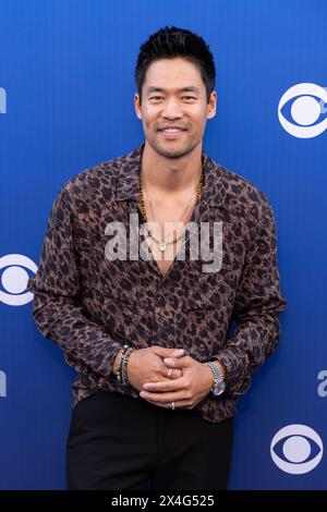 Hollywood, Stati Uniti. 2 maggio 2024. Jay Lim partecipa agli arrivi della CBS Fall Schedule Celebration presso i Paramount Studios di Hollywood, CALIFORNIA, il 2 maggio 2024. (Foto di Corine Solberg/Sipa USA) credito: SIPA USA/Alamy Live News Foto Stock