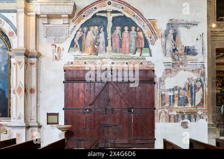 Verona Veneto Italia. Affreschi nella chiesa di San fermo maggiore Foto Stock