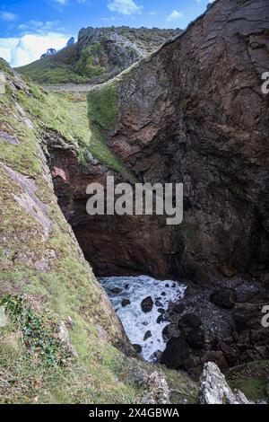 Il famoso "devil's Hole" sull'isola di Jersey, Isole del Canale Foto Stock