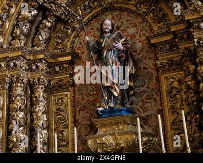 AVEIRO, PORTOGALLO - APRILE 25 2024 Chiesa dei Carmelitani convento di san Giovanni evangelista monumento nazionale portoghese del XVII secolo Foto Stock