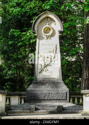 Monumento alla memoria dei cristiani Indocini che morirono combattendo per la Francia, situato nel Giardino dell'Agronomia tropicale, Parigi, Francia. Foto Stock