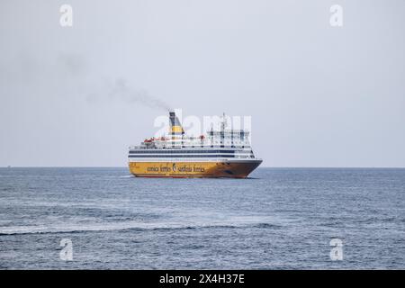 Nizza, Francia - 26 agosto 2023: Traghetto che va da Nizza alla Corsica e alla Sardegna Foto Stock
