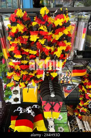 Schwarz, Rot, Gold für die Europameisterschaft 2024. Cappello Ein