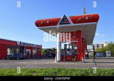 Mosca, Russia - 1° maggio. 2024. Neftmagistral - distributore di benzina e gasolio Foto Stock