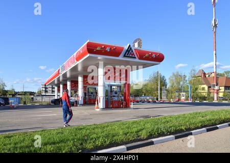 Mosca, Russia - 1° maggio. 2024. Neftmagistral - distributore di benzina e gasolio Foto Stock