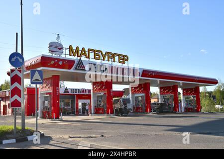 Mosca, Russia - 1° maggio. 2024. Neftmagistral - distributore di benzina e gasolio Foto Stock