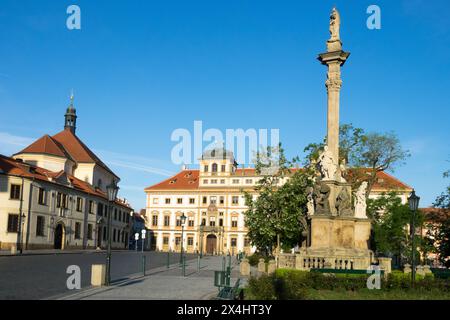 Praga, Hradcanske Namesti Square, Hradcany, City Town District, Repubblica Ceca Europa Foto Stock