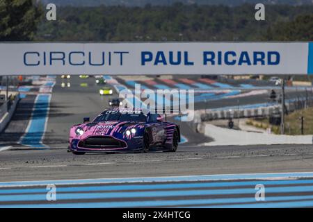 97 BERRY Martin (sgp), HANAFIN Lorcan (gbr), ADAM Jonathan (gbr), Grid Motorsport by TF, Aston Martin Vantage AMR LMGT3, azione durante il 2° round dell'European le Mans Series 2024 sul circuito Paul Ricard dal 3 al 5 maggio 2024 a le Castellet, Francia - Photo Marc de Mattia/DPPI credito: DPPI Media/Alamy Live News Foto Stock