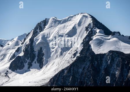 Montagne alte Tien Shan, 4000 metri con ghiacciaio, Ak-su, Kirghizistan Foto Stock