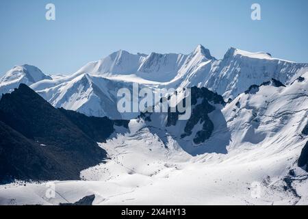 Montagne alte Tien Shan, 4000 metri con ghiacciaio, Ak-su, Kirghizistan Foto Stock