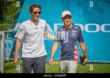 Miami Gardens, Florida, Stati Uniti. 3 maggio 2023. 63 George Russell (GBR) Mercedes-AMG Petronas e 11 Sergio Perez (mex) Red Bull Racing, Gran Premio di F1 di Miami all'autodromo di Miami a Miami Gardens, Florida, Stati Uniti. Crediti: Yaroslav Sabitov/YES Market Media/Alamy Live News. Foto Stock