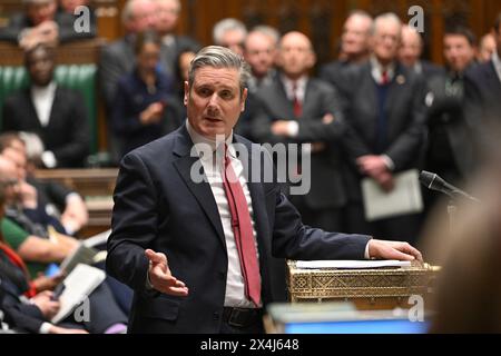 Keir Starmer parla al Parlamento britannico. Foto Stock