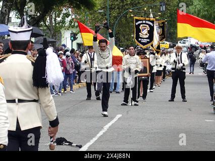 CUENCA PARADE 160° ANNIVERSARIO BENIGNO MALO Cuenca, Ecuador 3 maggio 2024 questa mattina il viale Fray Vicente Solano è stato testimone della sfilata delle bande belliche degli ex allievi delle scuole centenarie di tutto l'Ecuador la Scuola Benigno Malo, pilastro del panorama educativo di Cuenca, celebra il suo 160° anniversario nella formazione di generazioni di giovani, pilastro del panorama educativo di Cuenca, celebra il suo 160° anniversario nella formazione di generazioni di giovani foto Boris Romoleroux SOI CUENCA PARADE 160° ANNIVERSARIO BENIGNOMALO 2d154882cce4442e6a66e44 Foto Stock