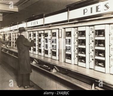 Automat, 977 Eighth Avenue, New York City, New York, Stati Uniti, Berenice Abbott, Federal Art Project, "Changing New York", febbraio 1936 Foto Stock