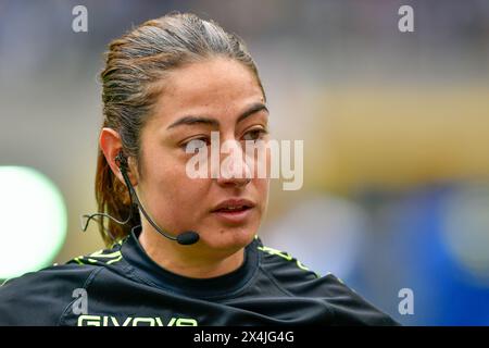 Milano, Italia. 28 aprile 2024. Arbitro Maria Sole Ferrieri Caputi, visto prima della partita di serie A 2023/2024, tra Inter e Torino allo Stadio Giuseppe Meazza. Punteggio finale: Inter 2:0 Torino credito: SOPA Images Limited/Alamy Live News Foto Stock