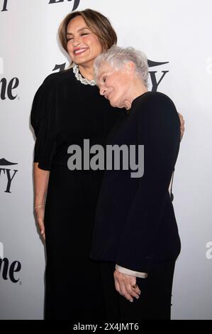 Mariska Hargitay und Glenn Close beim Variety Power of Women New York Event 2024 im Cooper-Hewitt Smithsonian Design Museum. New York, 02.05.2024 *** Mariska Hargitay e Glenn chiudono al Variety Power of Women New York Event 2024 al Cooper Hewitt Smithsonian Design Museum New York, 02 05 2024 foto:XB.xHinex/xFuturexImagex Variety 4542 Foto Stock