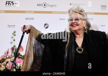 Berlino, Germania. 3 maggio 2024. L'attrice Hanna Schygulla partecipa alla cerimonia del German Film Award. Il Lola è uno dei premi più importanti del settore. Crediti: Christoph Soeder/dpa/Alamy Live News Foto Stock