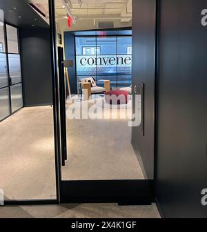 Convee, spazio premium per uffici ed eventi, vista ufficio interno, 530 Fifth Avenue, New York City, New York, New York, STATI UNITI Foto Stock
