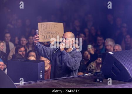 Der deutsche Sänger und Schauspieler oli P. beim Live Auftritt in der Mainstage - Die traditionelle all'aperto Veranstaltung RHEIN IN FLAMMEN in der Rheinaue a Bonn mit dreitägigem Landprogramm 03.05.2024 Bonn NRW Deutschland *** il cantante e attore tedesco oli P esibendosi dal vivo sul Mainstage The Traditional open evento aereo RHEIN IN FLAMMEN nel Rheinaue a Bonn con un programma di tre giorni di terra 03 05 2024 Bonn NRW Germania Copyright: xBonn.digitalx/xMarcxJohnx Foto Stock