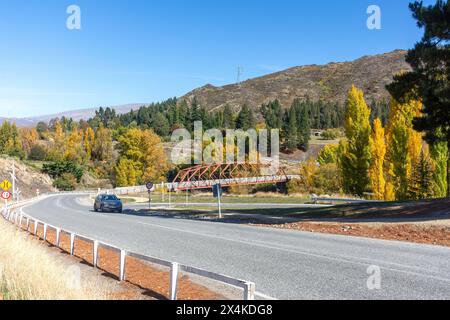 Ponte Clyde sul fiume Clutha, Matau Street, Clyde, Central Otago, Otago, isola del Sud, nuova Zelanda Foto Stock