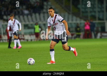 Nikola Moro del Bologna FC durante la partita di serie A tra Torino FC e Bologna FC il 3 maggio 2024 allo Stadio Olimpico grande Torino di Torino. Foto Stock