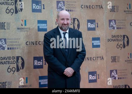 Roma, Italia. 3 maggio 2024. Antonio Albanese parteciperà alla photocall al 69° David di Donatello presso gli studi Cinecitta di Roma, il 3 maggio 2024. (Foto di Luca Carlino/NurPhoto) credito: NurPhoto SRL/Alamy Live News Foto Stock