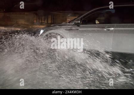 Forti piogge all'autostrada A4 Torino-Trieste chiamata Serenissima in Veneto, Italia © Wojciech Strozyk / Alamy Stock Photo Foto Stock