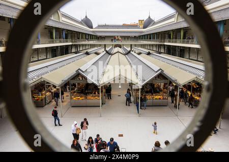 Porto, Portogallo - 3 aprile 2023: Mercato di Bolhão Foto Stock