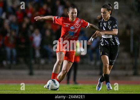 Celine Verdonck (27) di Woluwe e Leila Seret (22) di Charleroi ritratta durante una partita di calcio femminile tra FC Femina White Star Woluwe e Sporting du Pays de Charleroi il 6 e ultimo giorno di partita in Play Off 2 della stagione 2023 - 2024 del belga lotto Womens Super campionato , sabato 3 maggio 2024 a Woluwe , BELGIO . FOTO SPORTPIX | David Catry Foto Stock