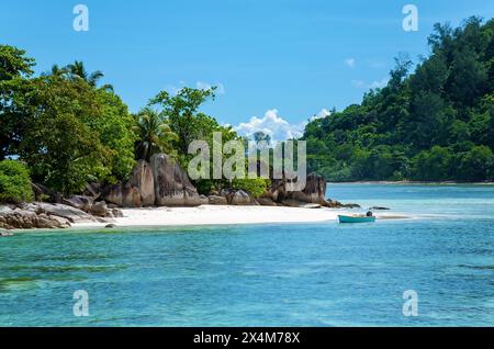 Bay Anse l'Islette si trova nella parte occidentale dell'isola di Mahe. Foto Stock