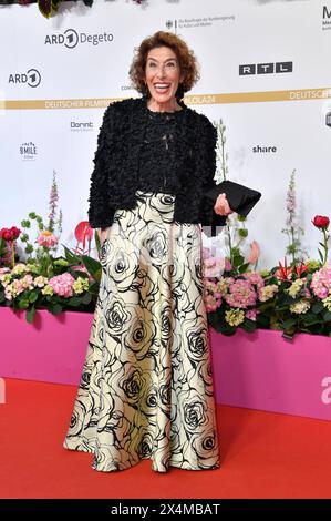 Adele Neuhauser bei der 74. Verleihung des Deutschen Filmpreises 2024 im Theater am Potsdamer Platz. Berlino, 03.05.2024 *** Adele Neuhauser alla 74° cerimonia dei German Film Awards 2024 al Theater am Potsdamer Platz Berlin, 03 05 2024 foto:Xn.xKubelkax/xFuturexImagex filmpreis2024 4040 Foto Stock