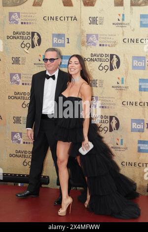 Protagonisti del Red carpet della cerimonia di premiazione del David di Donatello 2024 a Roma, Italia, presso gli studi Cinecittà. (Foto di Gennaro Leonardi/Pacific Press) Foto Stock