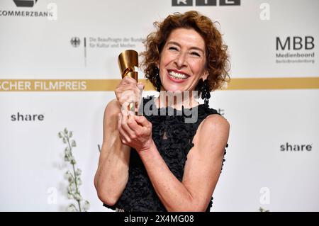 Adele Neuhauser bei der 74. Verleihung des Deutschen Filmpreises 2024 im Theater am Potsdamer Platz. Berlino, 03.05.2024 *** Adele Neuhauser alla 74° cerimonia dei German Film Awards 2024 al Theater am Potsdamer Platz Berlin, 03 05 2024 foto:Xn.xKubelkax/xFuturexImagex filmpreis2024 4382 Foto Stock